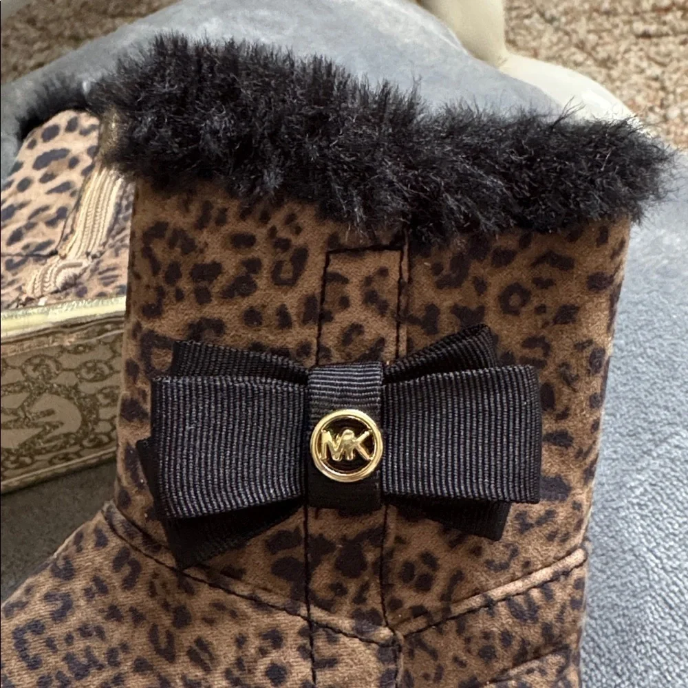 Michael Kors Brown Leopard print gold zip Up Baby Boots with Black Fur lining